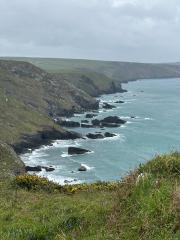 Wild seas, looking up the coast towards Port Isaac